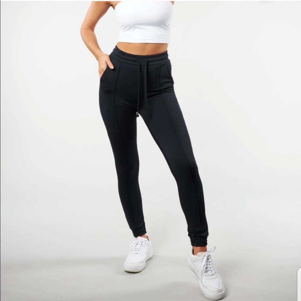 Buffbunny Misbehaved Jogger Black